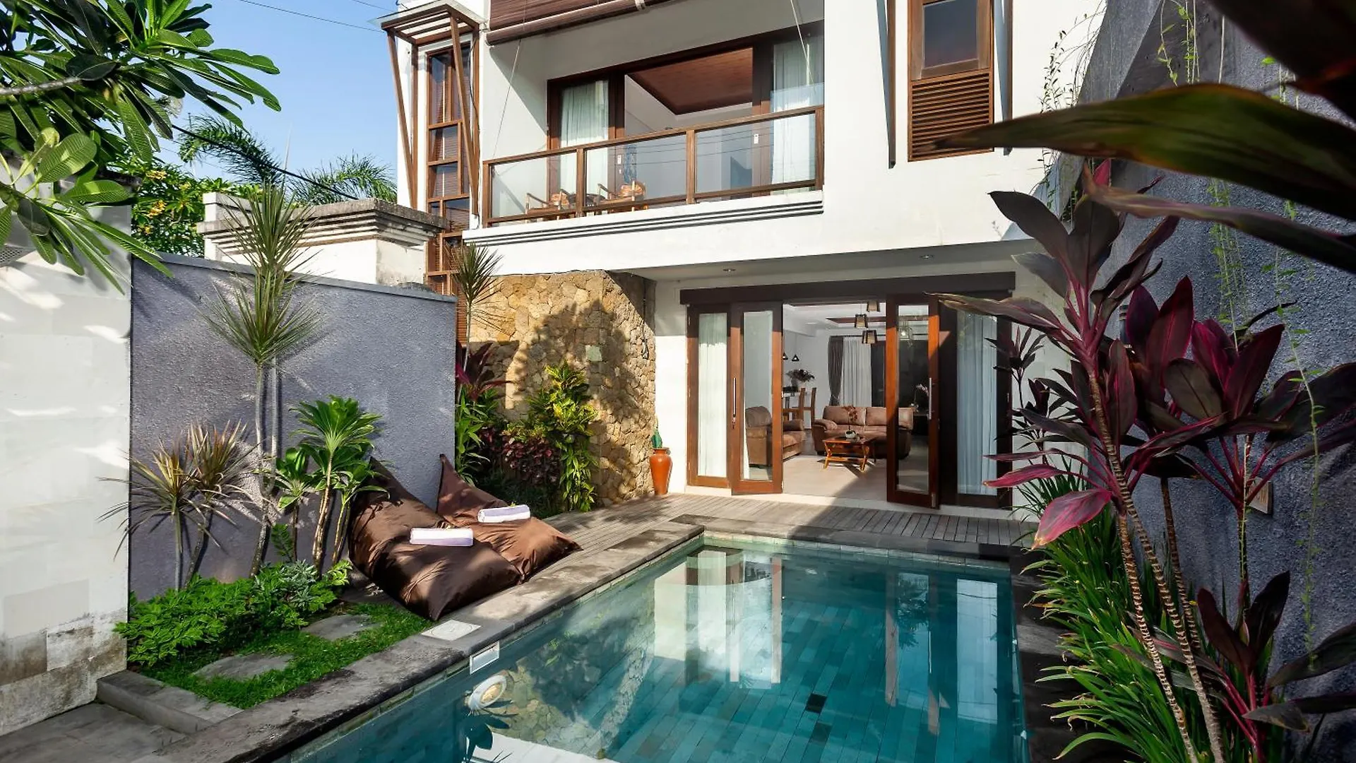 Samtana Villas By Pramana Villas contacts